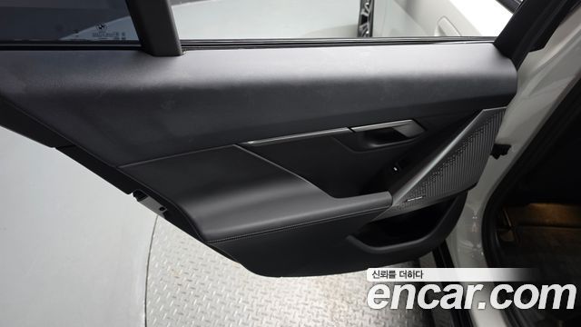 BMW 5-Series 2025 — photo 15