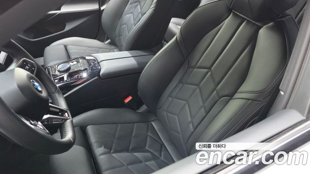 BMW 5-Series 2025 — photo 29