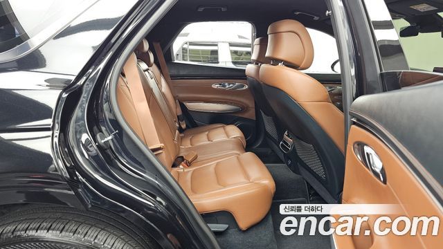 Genesis GV70 2021 — photo 18