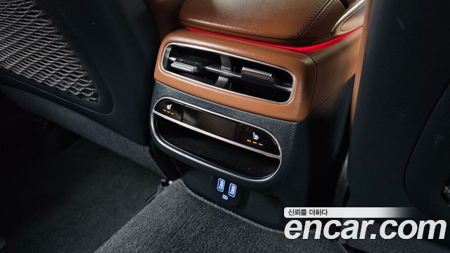 Genesis GV70 2021 — photo 25