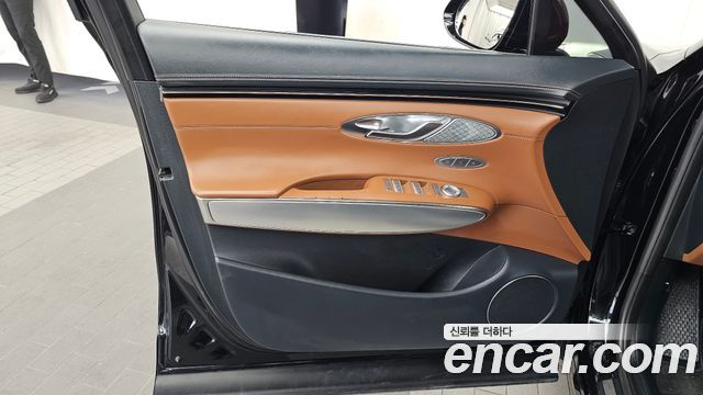 Genesis GV70 2021 — photo 14