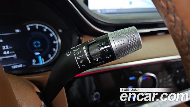 Genesis GV70 2021 — photo 28