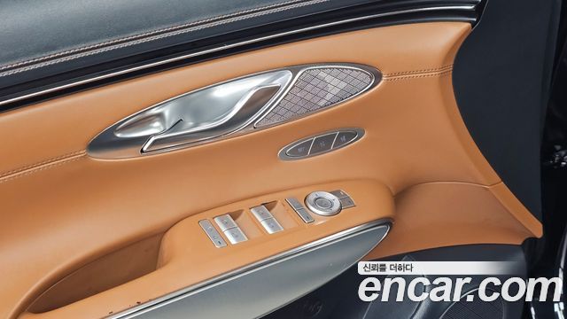 Genesis GV70 2021 — photo 29