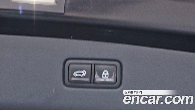 Genesis GV70 2021 — photo 34