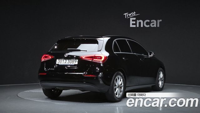 Mercedes-Benz A-Class 2019 — photo 2
