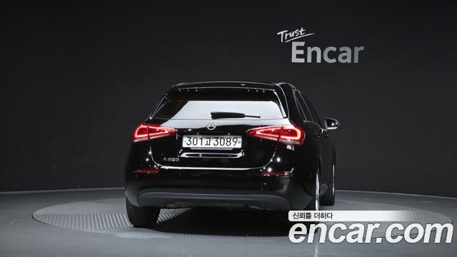 Mercedes-Benz A-Class 2019 — photo 4