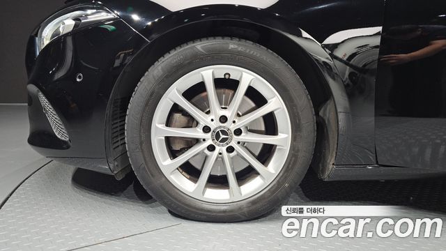 Mercedes-Benz A-Class 2019 — photo 5