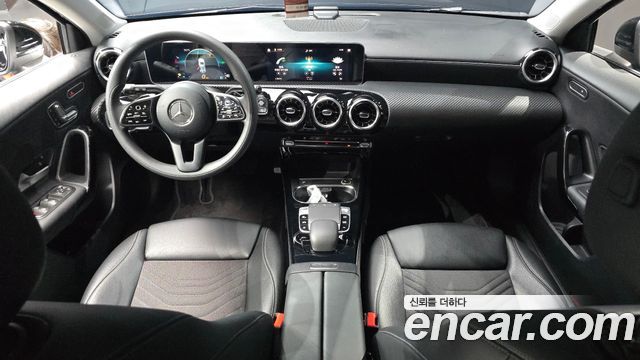 Mercedes-Benz A-Class 2019 — photo 10
