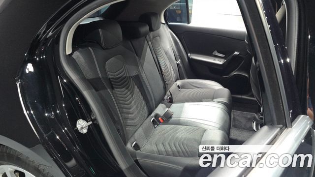 Mercedes-Benz A-Class 2019 — photo 17