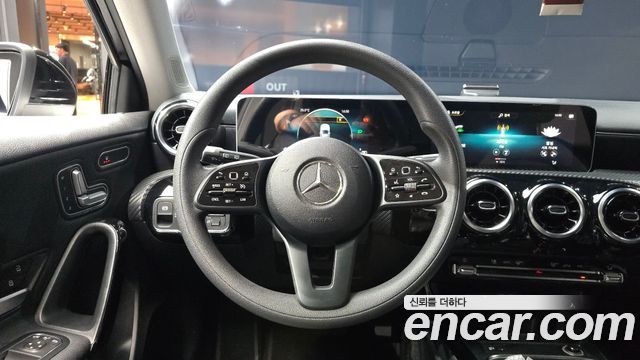 Mercedes-Benz A-Class 2019 — photo 19