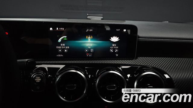 Mercedes-Benz A-Class 2019 — photo 23
