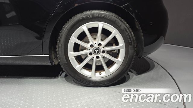 Mercedes-Benz A-Class 2019 — photo 7