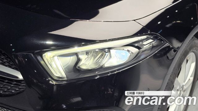 Mercedes-Benz A-Class 2019 — photo 8