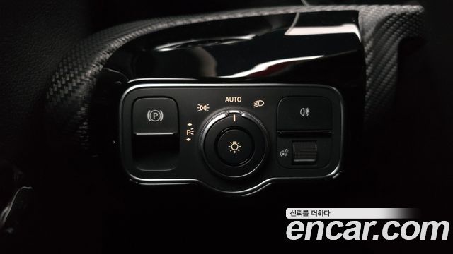 Mercedes-Benz A-Class 2019 — photo 27