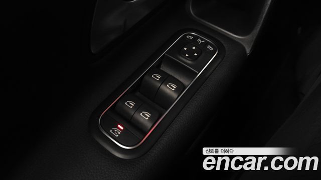 Mercedes-Benz A-Class 2019 — photo 29