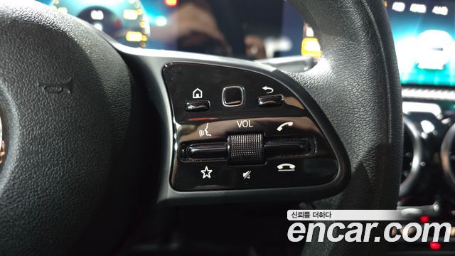 Mercedes-Benz A-Class 2019 — photo 32