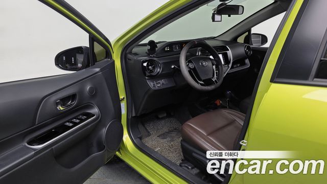 Toyota Prius 2018 — photo 13