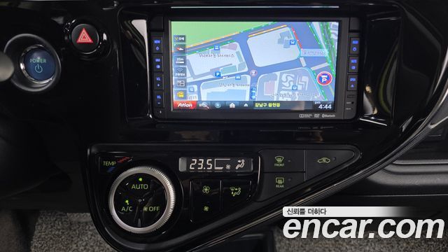 Toyota Prius 2018 — photo 20