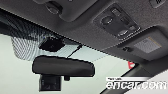 Toyota Prius 2018 — photo 23