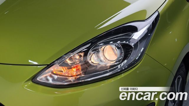 Toyota Prius 2018 — photo 8