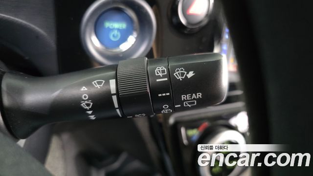 Toyota Prius 2018 — photo 27