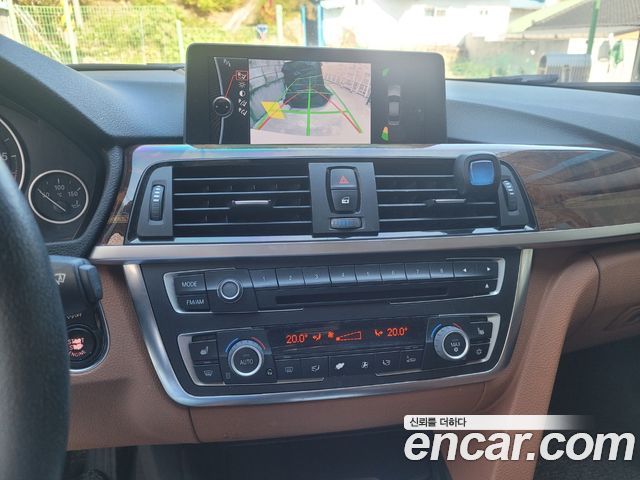 BMW 3-Series 2012 — photo 8