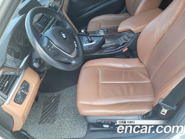 BMW 3-Series 2012 — photo 9