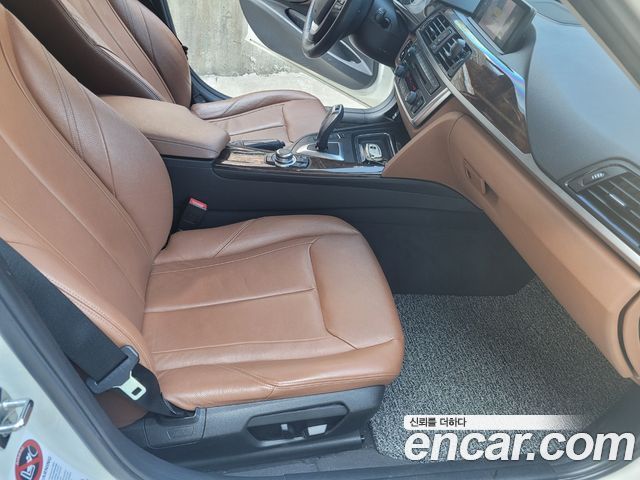 BMW 3-Series 2012 — photo 11
