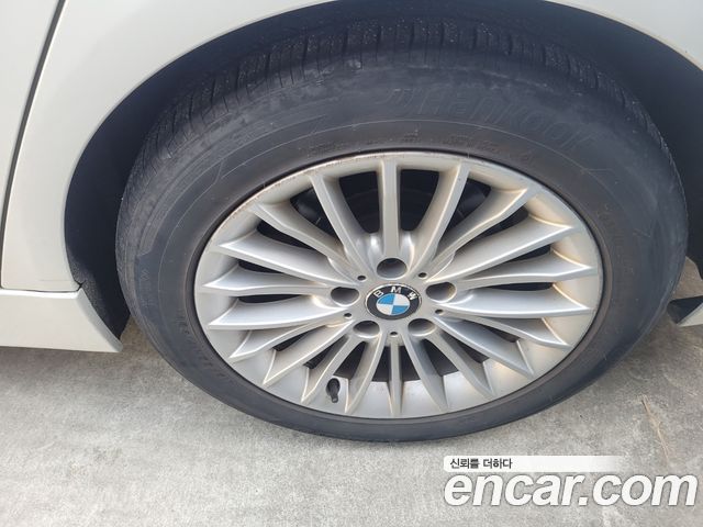 BMW 3-Series 2012 — photo 13