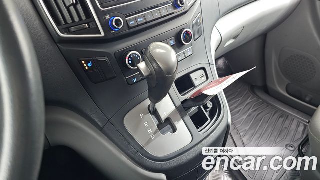 Hyundai Starex 2017 — photo 9