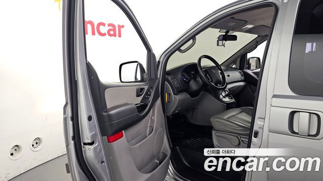 Hyundai Starex 2017 — photo 10