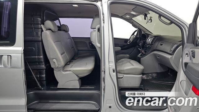 Hyundai Starex 2017 — photo 12