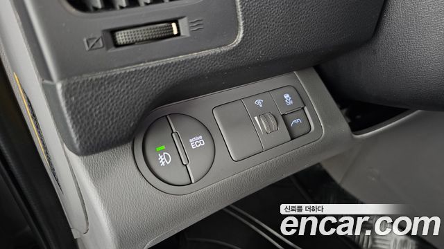 Hyundai Starex 2017 — photo 13