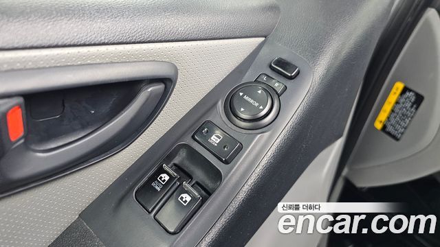 Hyundai Starex 2017 — photo 14