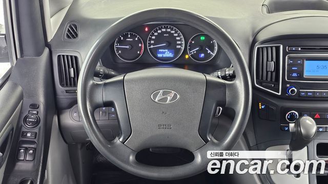 Hyundai Starex 2017 — photo 15