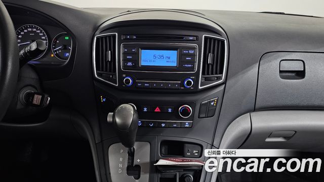 Hyundai Starex 2017 — photo 17