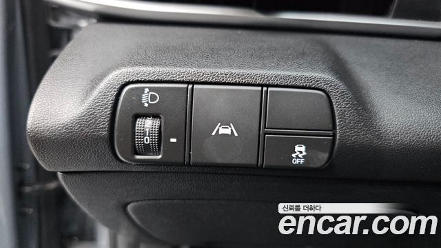 Hyundai AVANTE 2023 — photo 14