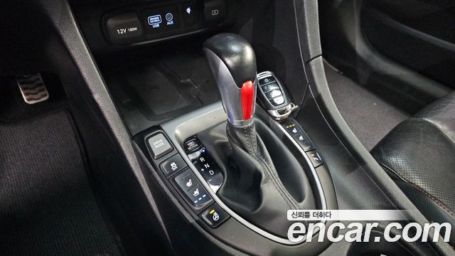 Hyundai Veloster 2019 — photo 9