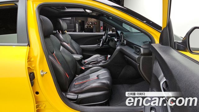 Hyundai Veloster 2019 — photo 11