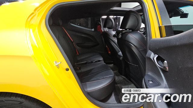 Hyundai Veloster 2019 — photo 12