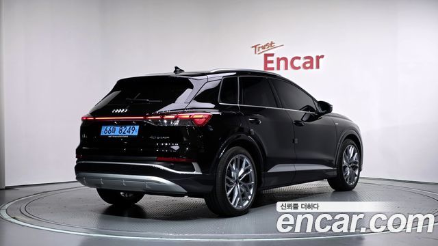 Audi Q4 e-tron 2025 — photo 2