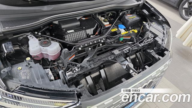 Audi Q4 e-tron 2025 — photo 6