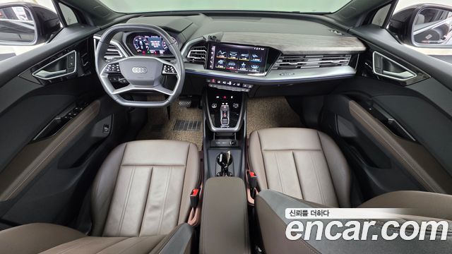 Audi Q4 e-tron 2025 — photo 10