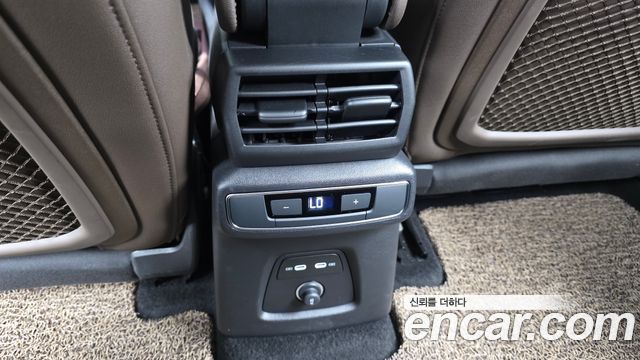 Audi Q4 e-tron 2025 — photo 24