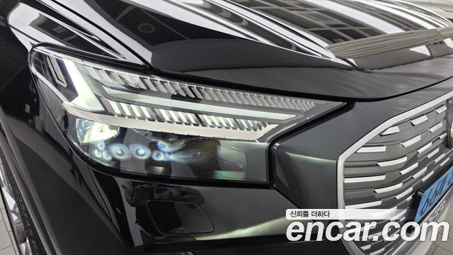 Audi Q4 e-tron 2025 — photo 8