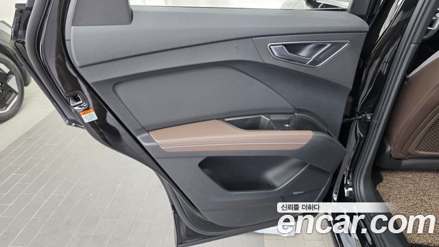 Audi Q4 e-tron 2025 — photo 15