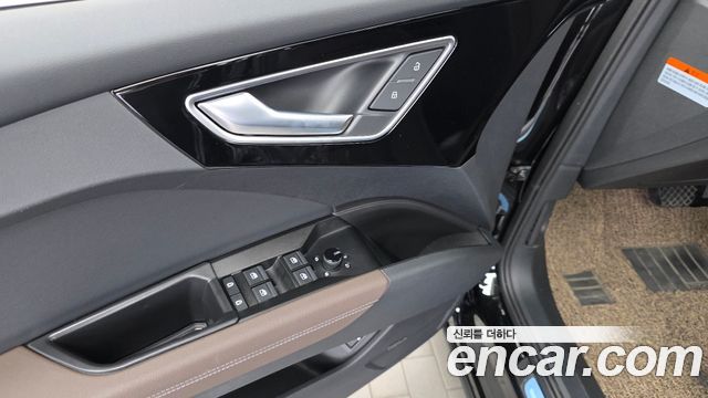 Audi Q4 e-tron 2025 — photo 30