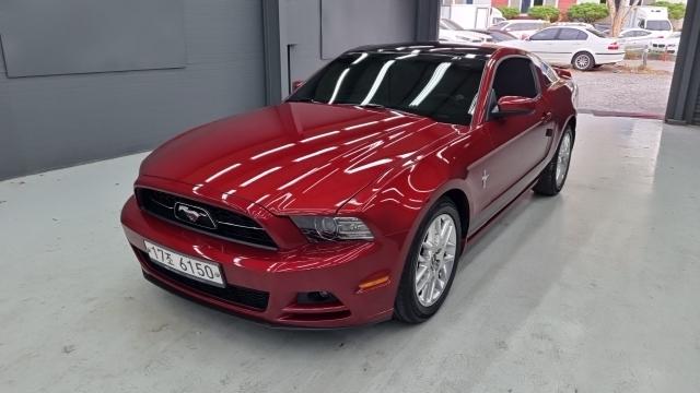 Ford Mustang 2014 — photo 1