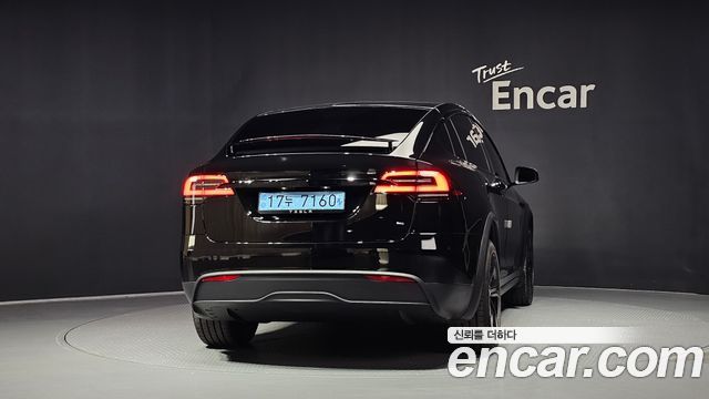 Tesla Model X 2026 — photo 4