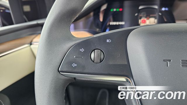 Tesla Model X 2026 — photo 23